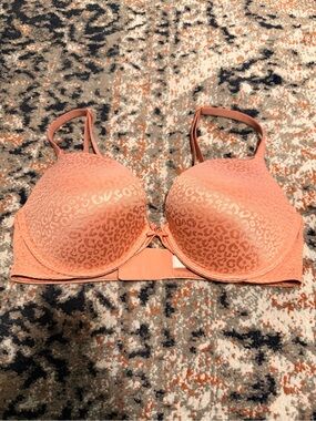BODY BY VICTORIA Women’s Light Coral/Nude Leopard Push-up Bra